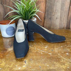 Nine West Vintage Satin Pump - Made in Brazil - Size 6